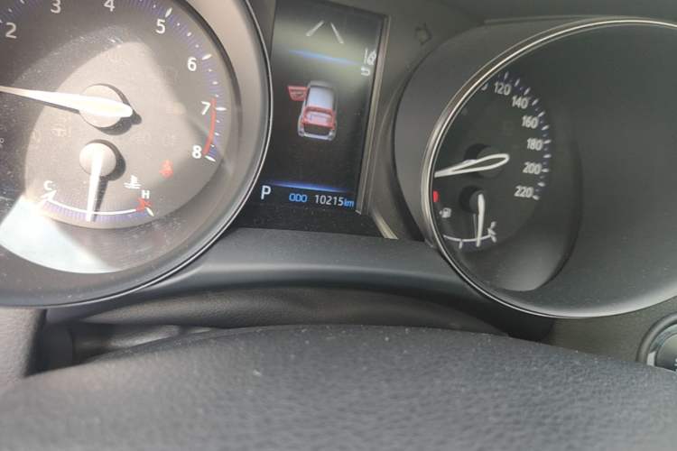 Used Toyota IZOA 2021 2.0L Enjoy Edition Odometer Close Up