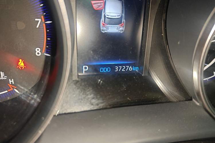 Used Toyota IZOA 2021 2.0L Enjoy Edition Odometer Close Up