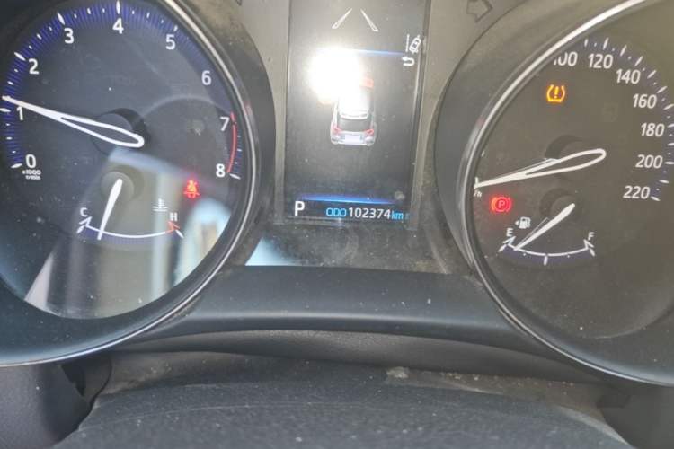 Used Toyota IZOA 2021 2.0L Enjoy Edition Odometer Close Up