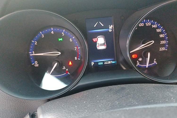 Used Toyota IZOA 2021 2.0L Enjoy Edition Odometer Close Up