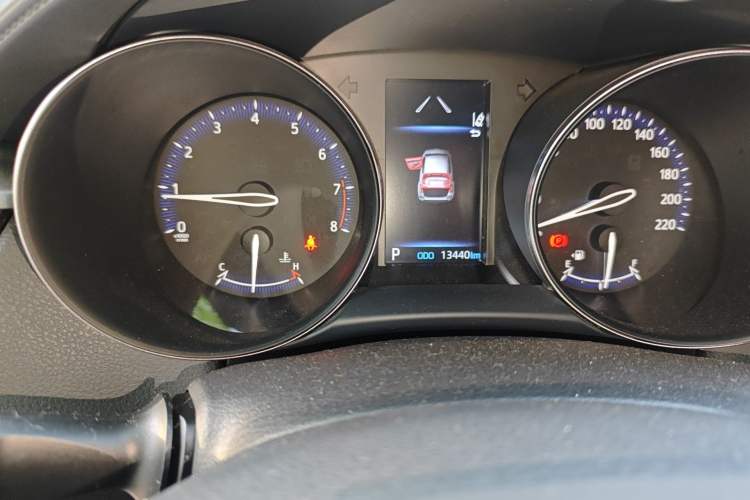 Used Toyota IZOA 2021 2.0L Yixing Version Odometer Close Up