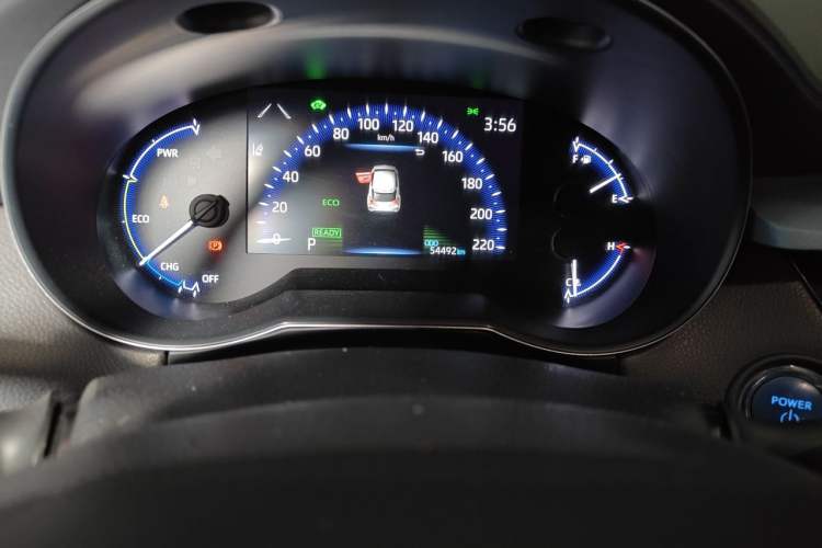 Used Toyota IZOA 2021 Dual-Motor 2.0L Yichi Edition Odometer Close Up