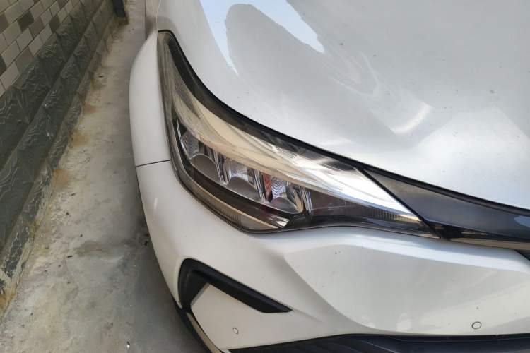 Used Toyota IZOA 2021 2.0L Yixing Version Right Front Headlight