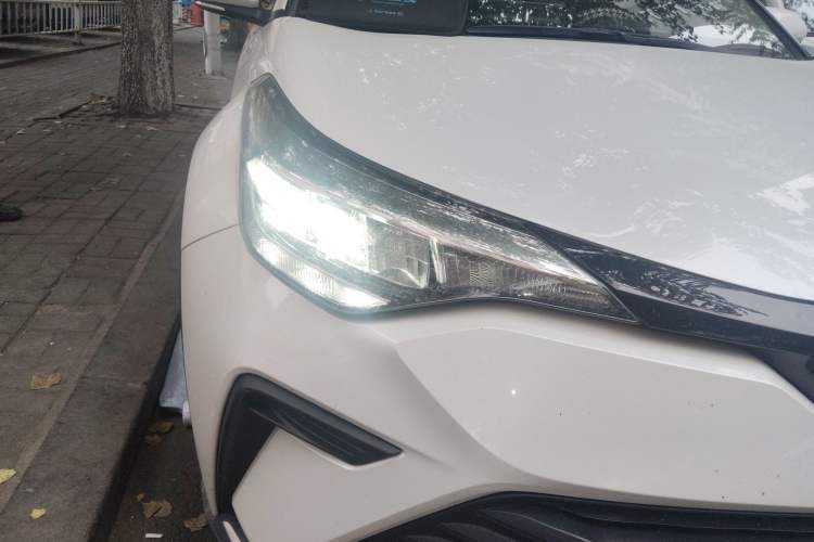 Used Toyota IZOA 2021 2.0L Enjoy Edition Right Front Headlight