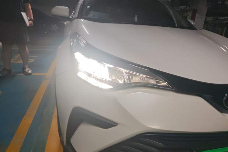 Used Toyota IZOA 2021 2.0L Enjoy Edition Right Front Headlight