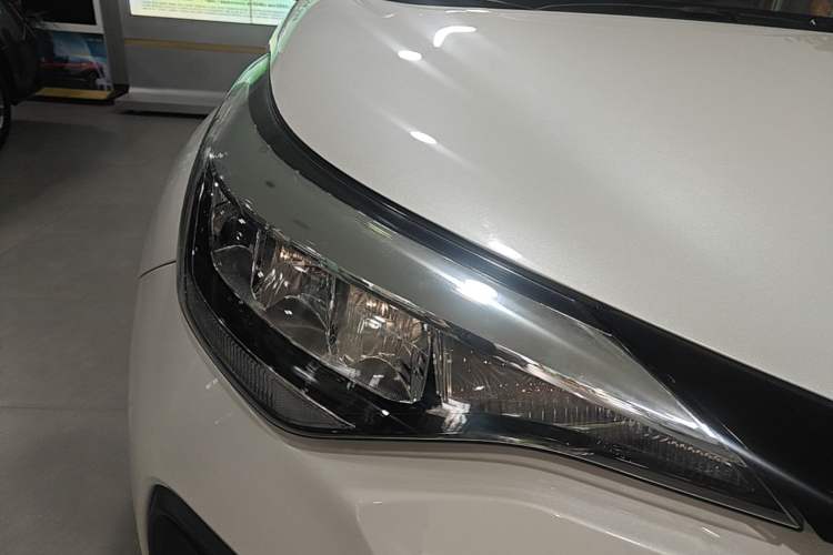Used Toyota IZOA 2021 2.0L Enjoy Edition Right Front Headlight