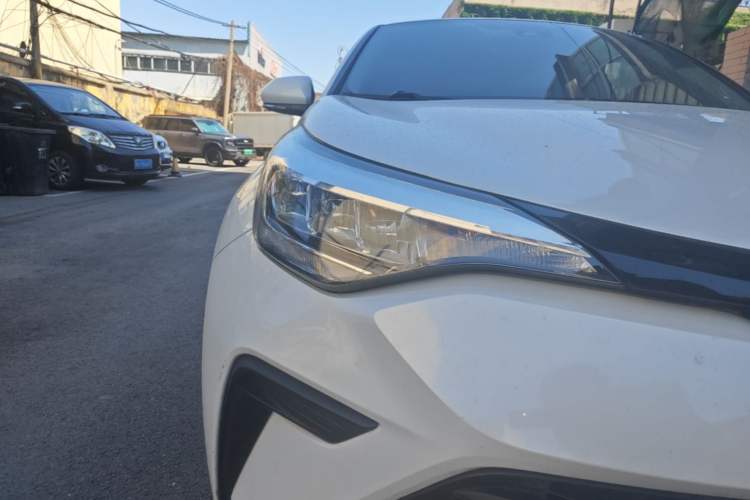 Used Toyota IZOA 2021 2.0L Enjoy Edition Right Front Headlight