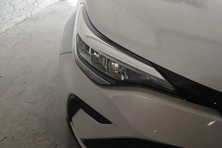 Used Toyota IZOA 2021 Dual-Motor 2.0L Yixiang Edition Right Front Headlight