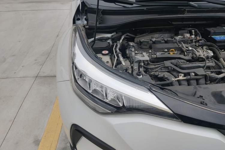 Used Toyota IZOA 2021 2.0L Yixing Version Right Front Headlight