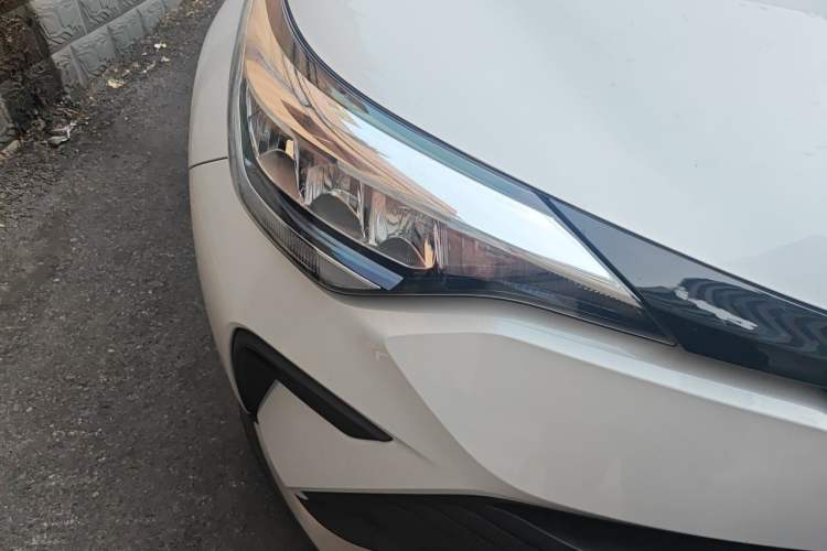 Used Toyota IZOA 2021 Dual-Motor 2.0L Yixiang Edition Right Front Headlight