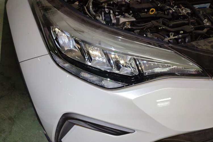 Used Toyota IZOA 2021 2.0L Enjoy Edition Right Front Headlight