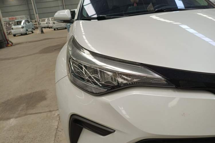 Used Toyota IZOA 2021 Dual-Motor 2.0L Yi Xing Edition Right Front Headlight