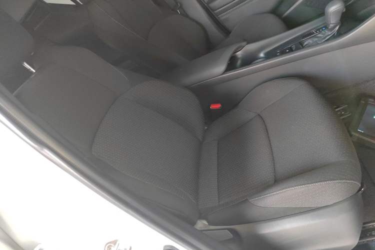 Used Toyota IZOA 2021 2.0L Yixing Version Right Front Seat