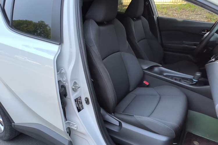 Used Toyota IZOA 2021 2.0L Yidong Edition Right Front Seat