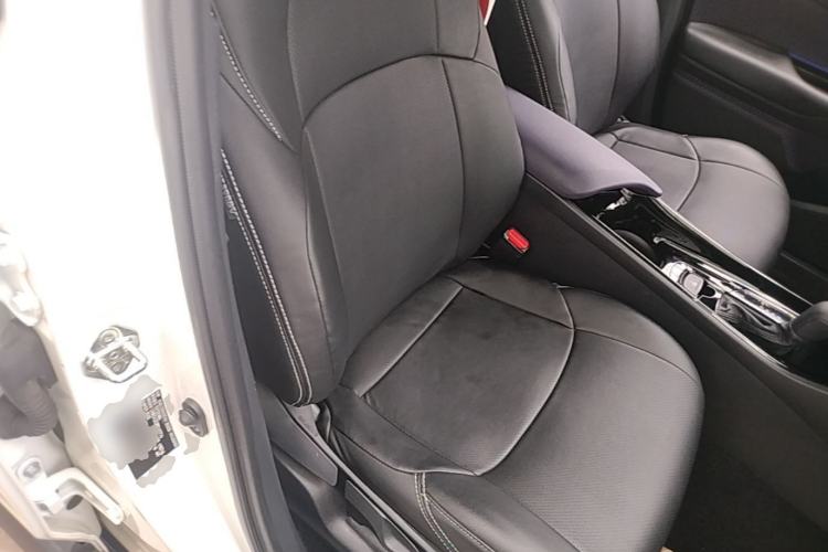 Used Toyota IZOA 2021 2.0L Yichi SPORT Right Front Seat