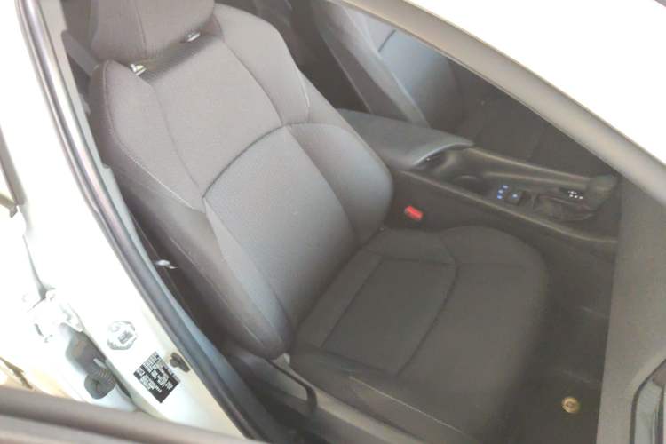 Used Toyota IZOA 2021 2.0L Enjoy Edition Right Front Seat