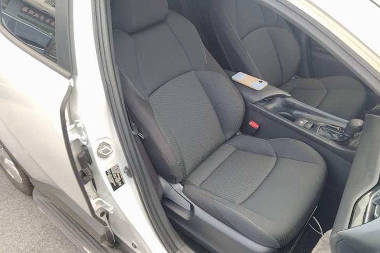 Used Toyota IZOA 2021 2.0L Yidong Edition Right Front Seat