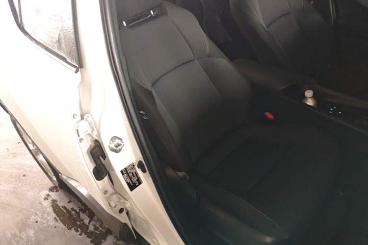 Used Toyota IZOA 2021 2.0L Enjoy Edition Right Front Seat