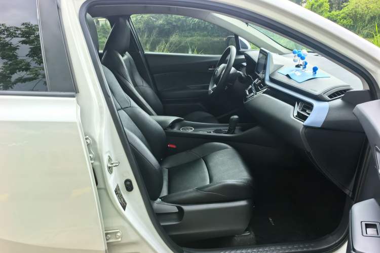 Used Toyota IZOA 2021 Dual-Motor 2.0L Yixiang Edition Right Front Seat