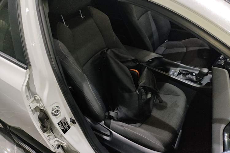 Used Toyota IZOA 2021 2.0L Enjoy Edition Right Front Seat