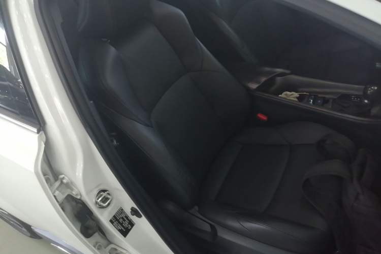 Used Toyota IZOA 2021 2.0L Yichi Version Right Front Seat