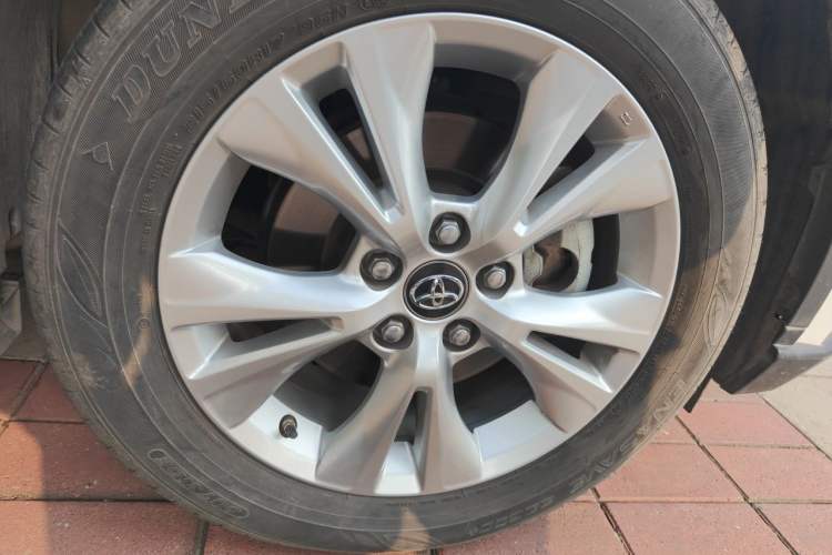 Used Toyota IZOA 2021 2.0L Yixing Version Right Front Wheel Hub