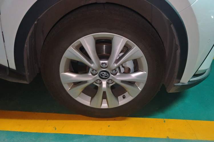 Used Toyota IZOA 2021 2.0L Enjoy Edition Right Front Wheel Hub
