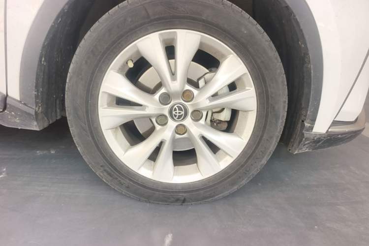Used Toyota IZOA 2021 2.0L Enjoy Edition Right Front Wheel Hub