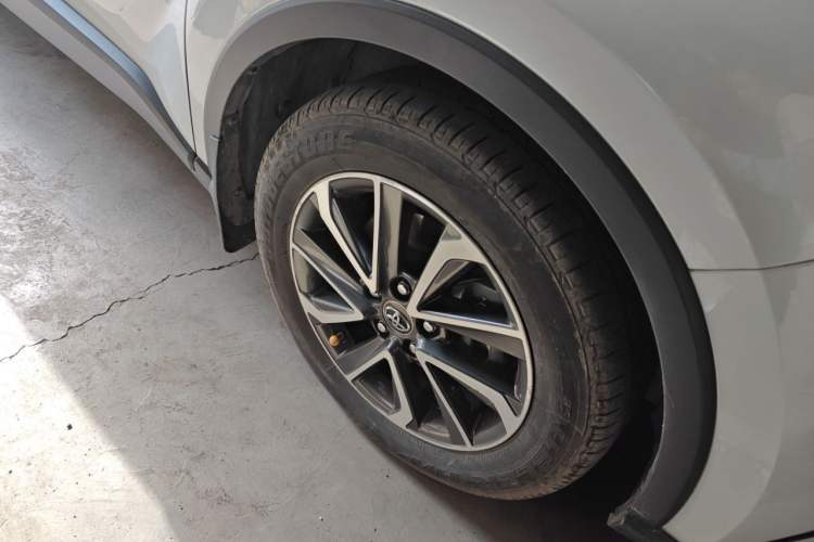 Used Toyota IZOA 2021 Dual-Motor 2.0L Yichi Edition Right Front Wheel Hub