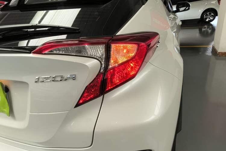 Used Toyota IZOA 2021 2.0L Yixing Version Right Rear Taillight
