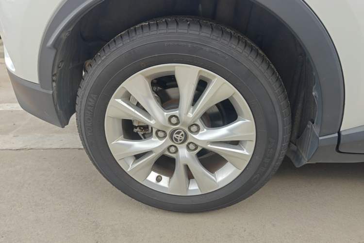 Used Toyota IZOA 2021 2.0L Yixing Version Right Rear Wheel Hub