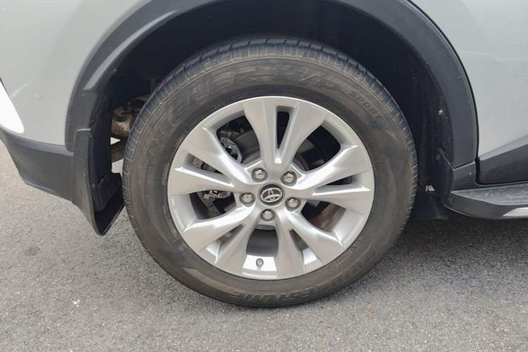 Used Toyota IZOA 2021 2.0L Yidong Edition Right Rear Wheel Hub