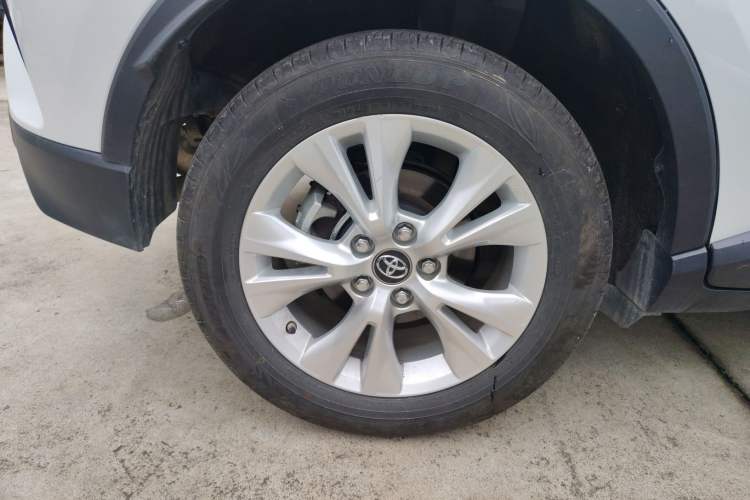 Used Toyota IZOA 2021 2.0L Yixing Version Right Rear Wheel Hub