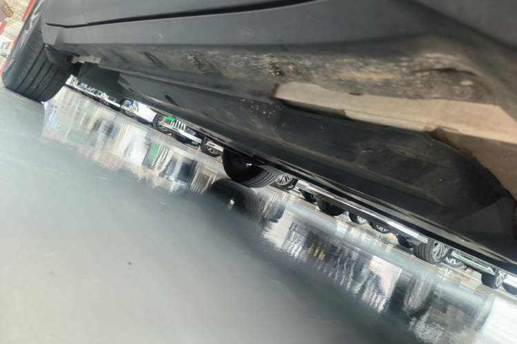 Used Toyota IZOA 2021 Dual-Motor 2.0L Yichi Edition Right Side Sill
