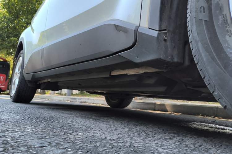 Used Toyota IZOA 2021 2.0L Yidong Edition Right Side Sill