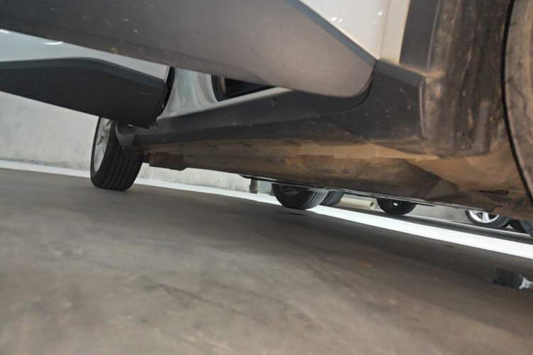 Used Toyota IZOA 2021 2.0L Enjoy Edition Right Side Sill