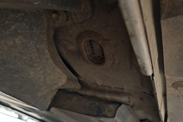 Used Toyota IZOA 2021 Dual-Motor 2.0L Yi Xing Edition Right Side Sill