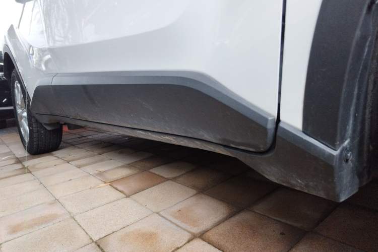 Used Toyota IZOA 2021 2.0L Enjoy Edition Right Side Sill