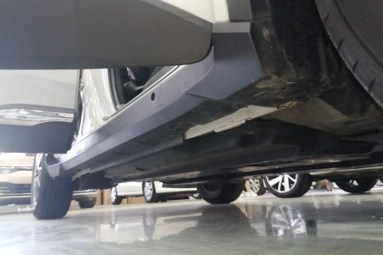 Used Toyota IZOA 2021 2.0L Yichi Version Right Side Sill