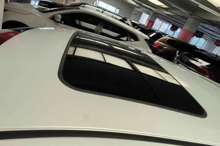 Used Toyota IZOA 2021 2.0L Yixing Version Roof
