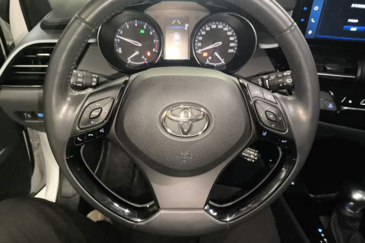 Used Toyota IZOA 2021 2.0L Yichi Version Steering Wheel