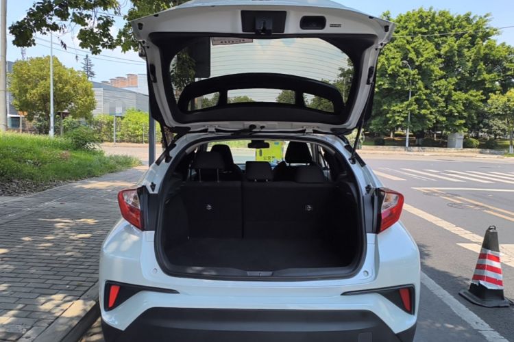 Used Toyota IZOA 2021 2.0L Yidong Edition Trunk