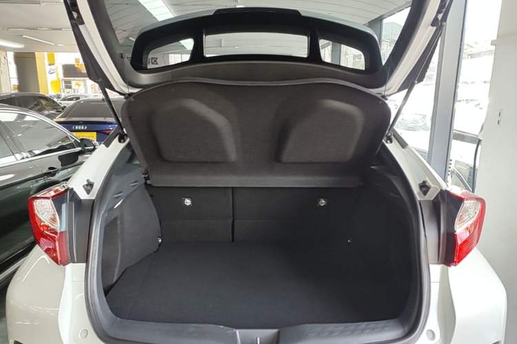 Used Toyota IZOA 2021 2.0L Yidong Edition Trunk