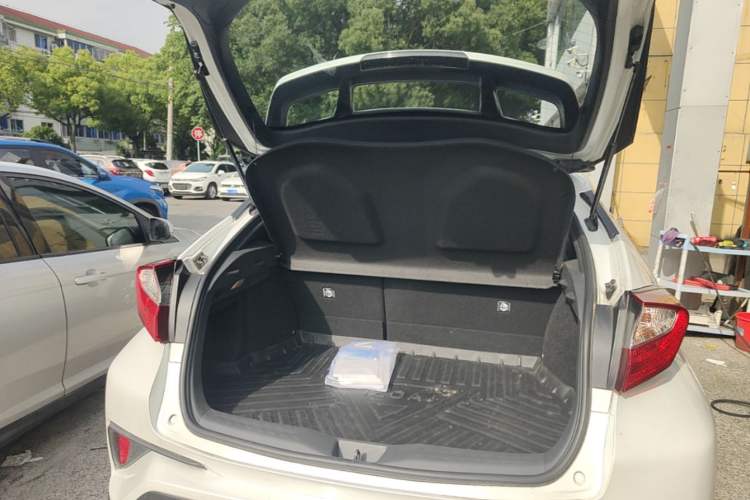 Used Toyota IZOA 2021 2.0L Enjoy Edition Trunk