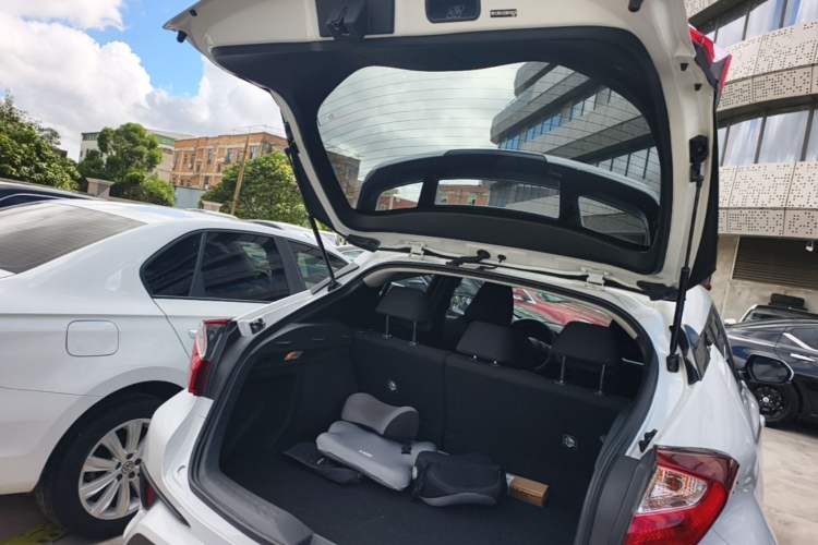 Used Toyota IZOA 2021 2.0L Enjoy Edition Trunk