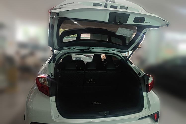 Used Toyota IZOA 2021 2.0L Enjoy Edition Trunk