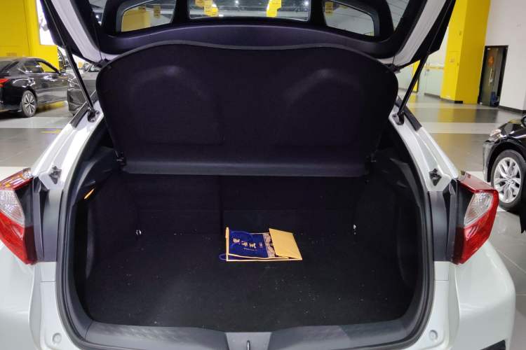 Used Toyota IZOA 2021 2.0L Enjoy Edition Trunk