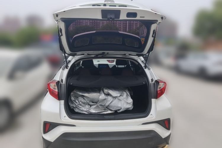 Used Toyota IZOA 2021 2.0L Yixing Version Trunk