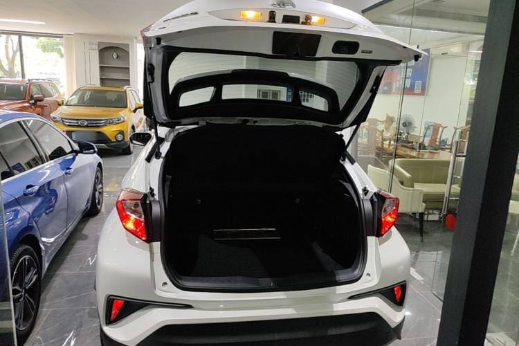Used Toyota IZOA 2021 2.0L Enjoy Edition Trunk