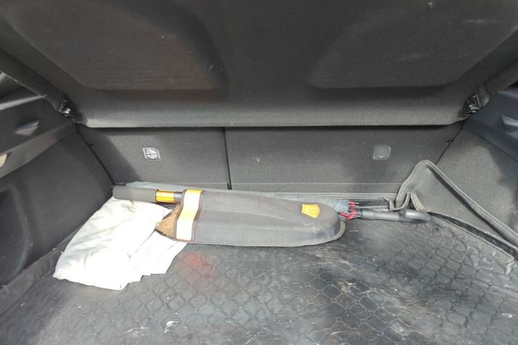 Used Toyota IZOA 2021 Dual-Motor 2.0L Yichi Edition Trunk